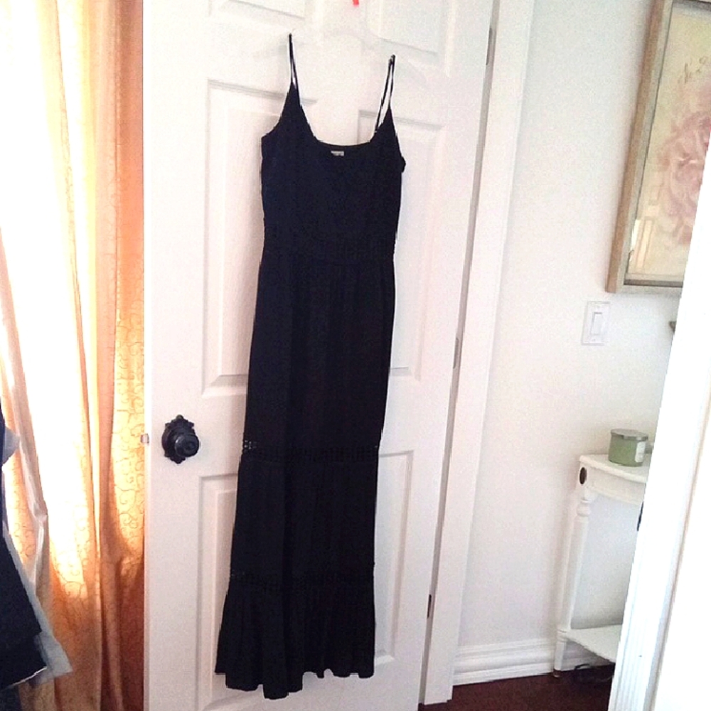 Kismet Women's Black Tiered Black Maxi Dress With Crochet Inserts Medium